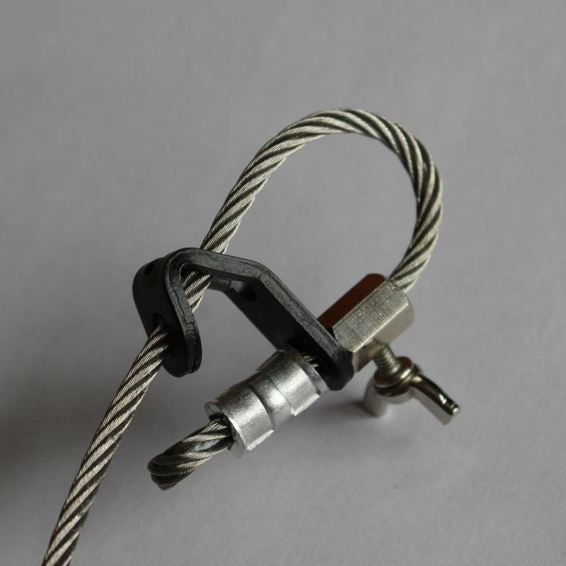 Fall-off prevention metal fittings for leg tie traps (tie metal fittings)
