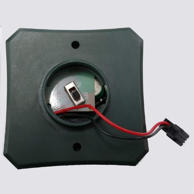 Solar-powered mole countermeasure repellent device