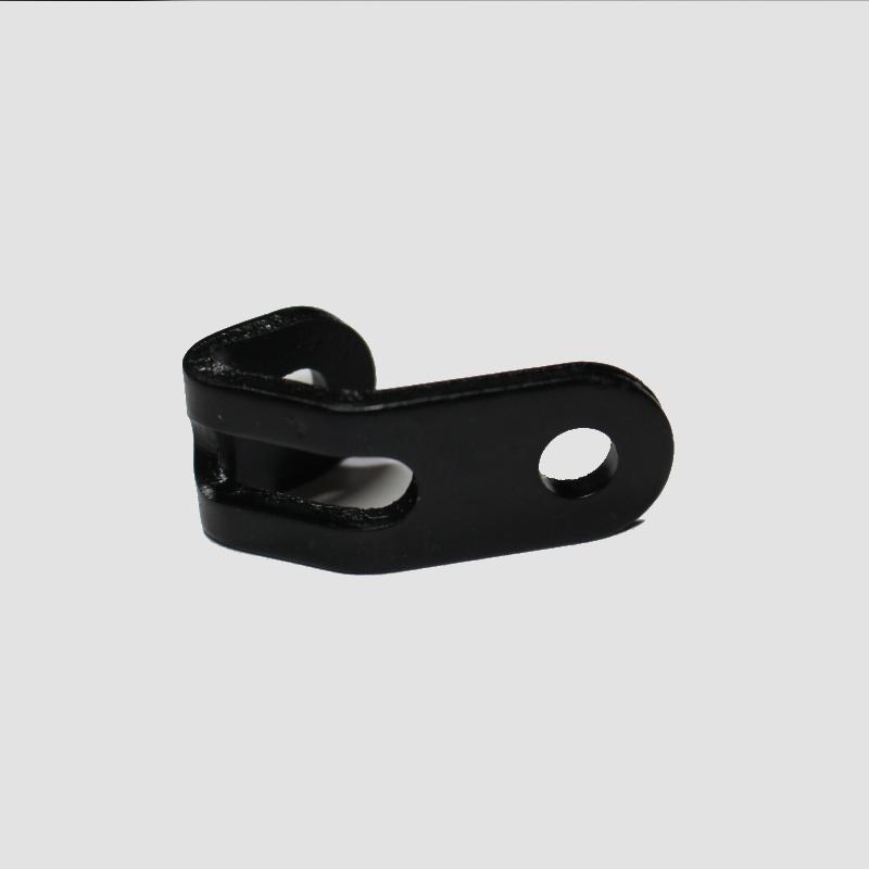 Fall-off prevention metal fittings for leg tie traps (tie metal fittings)